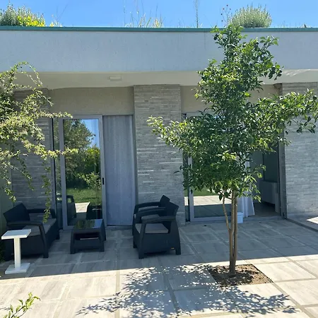 Δωμάτια σε οικογενειακή κατοικία Hilltop Shetaj